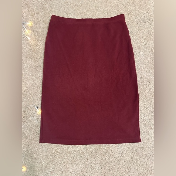 Forever 21 Dresses & Skirts - Forever 21/ Size Medium Women Dark Res Skirt